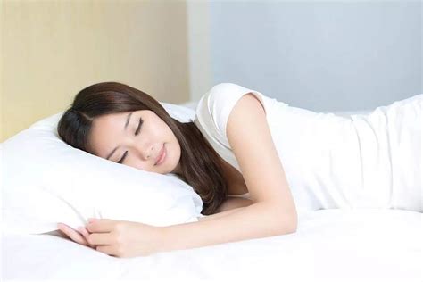 辛氏左側臥姿|睡眠專家的私房秘訣